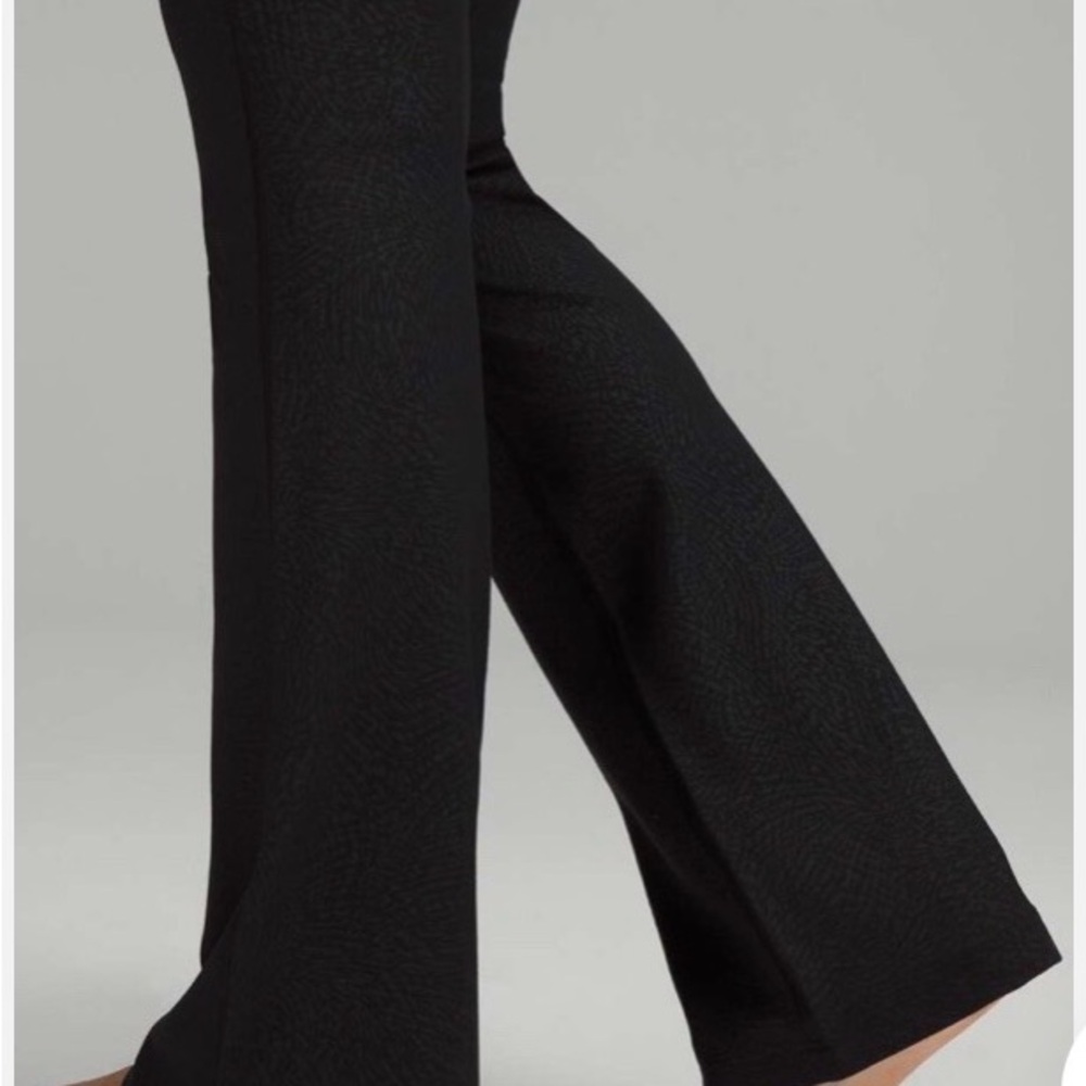Lululemon Groove Pant Flare 
Super High-Rise - Picture 2 of 8
